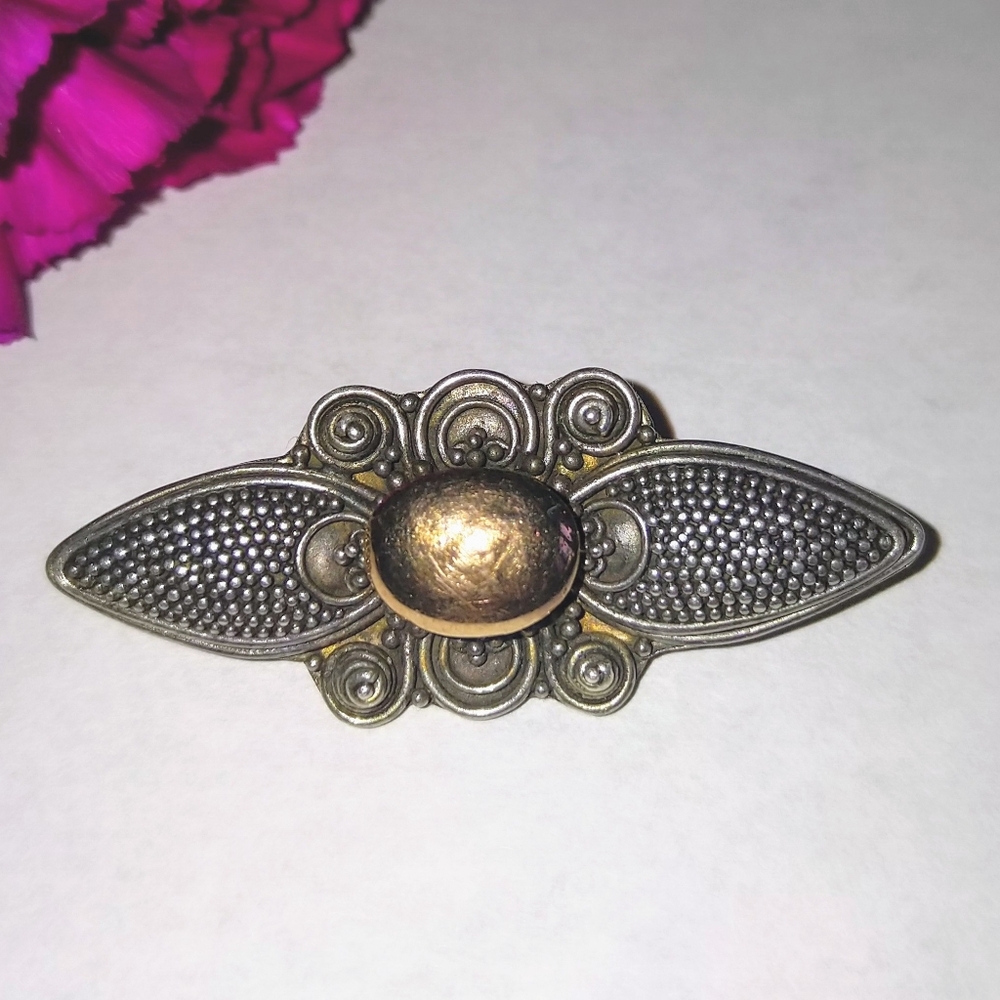 Brooch